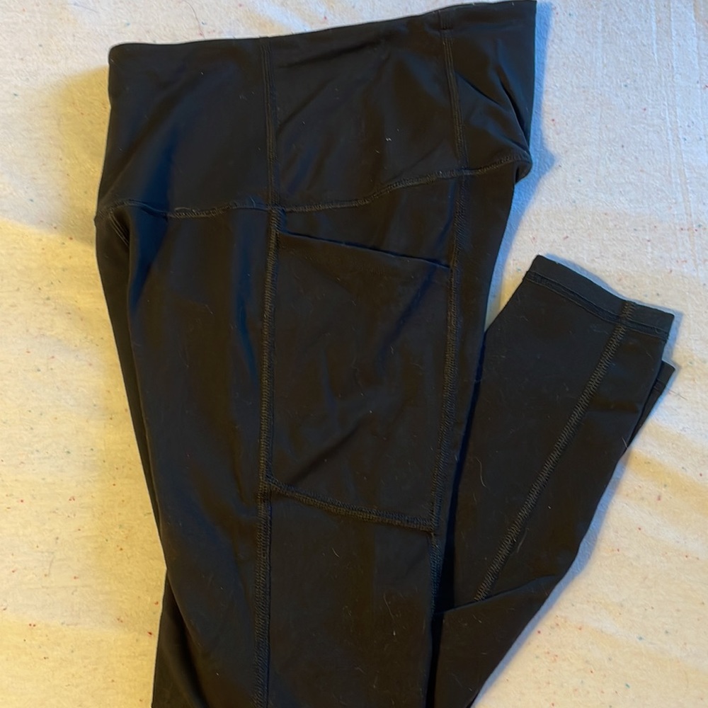 Victoria Sport leggings w/pockets - Picture 3 of 3